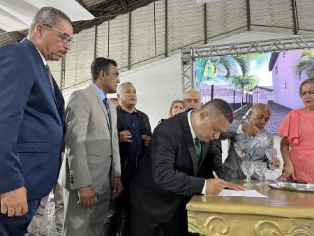 Novo prefeito de Itagi, Saulo Islan, anuncia sede própria da Prefeitura em primeiro ato de gestão